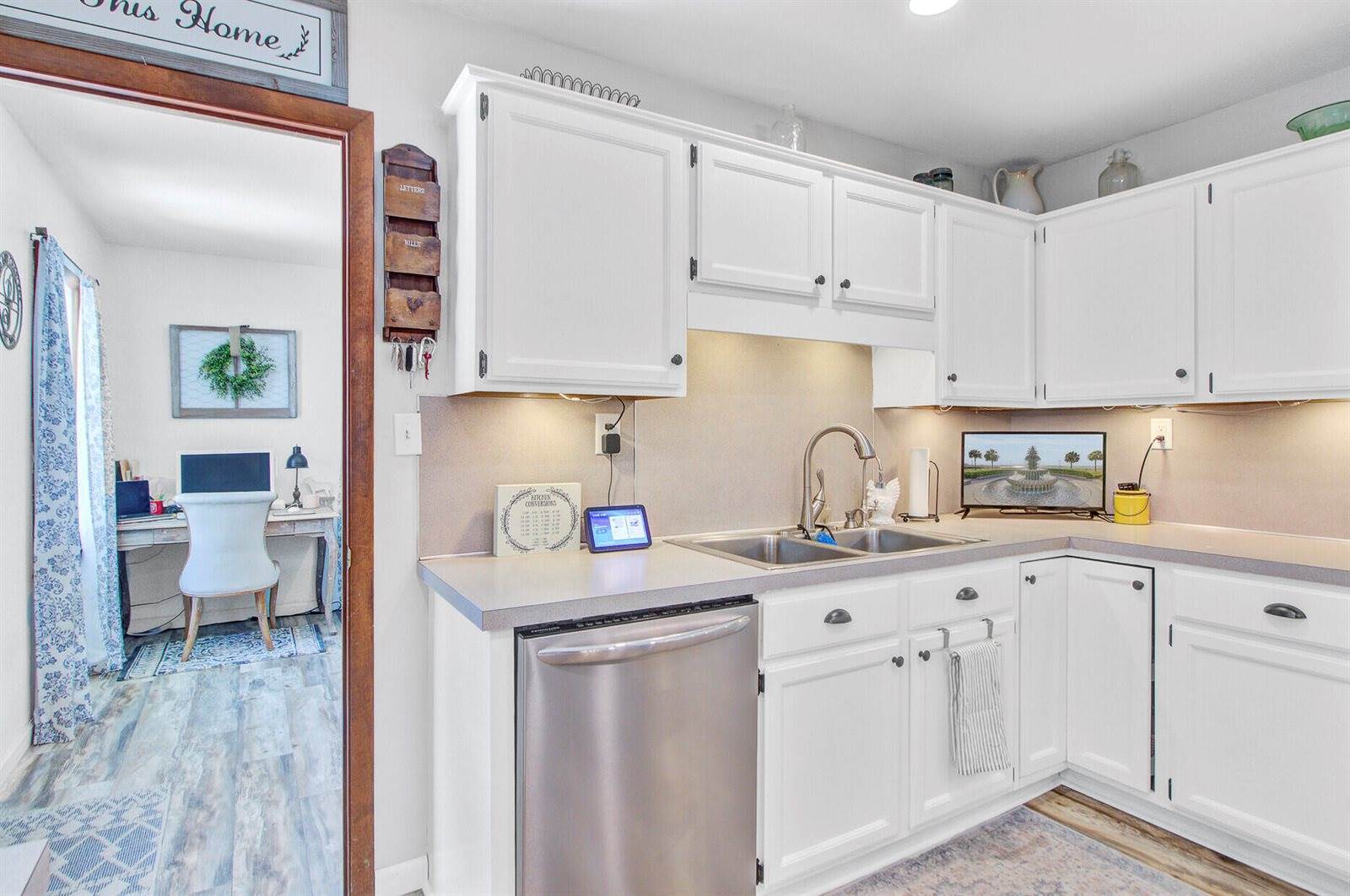 138 Brant Acres Lane, Bonneau, SC 29431