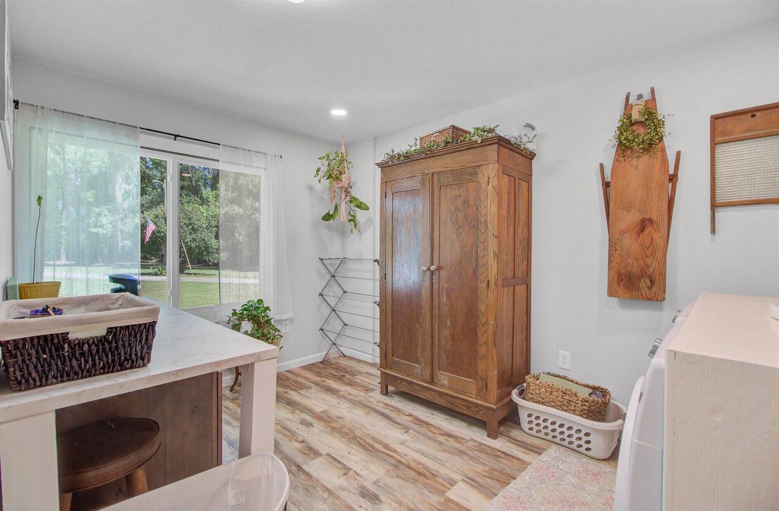 138 Brant Acres Lane, Bonneau, SC 29431