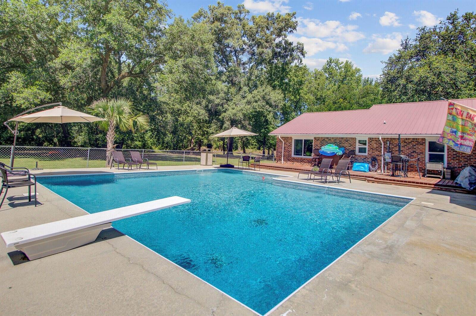 138 Brant Acres Lane, Bonneau, SC 29431