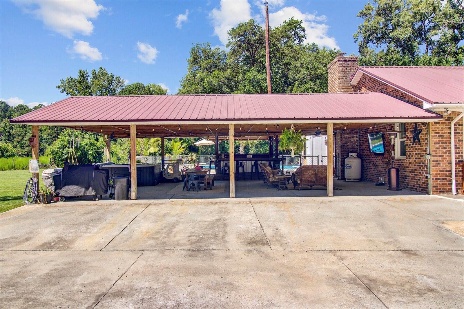 138 Brant Acres Lane, Bonneau, SC 29431