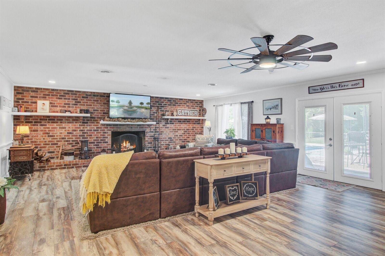 138 Brant Acres Lane, Bonneau, SC 29431