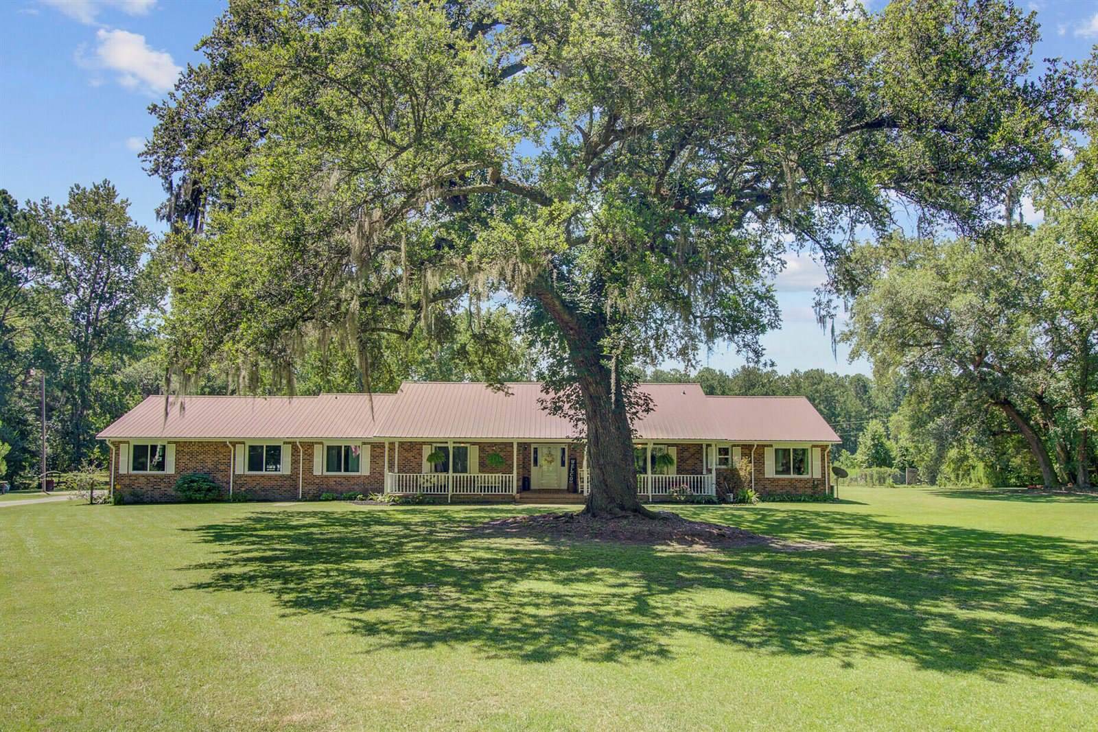 138 Brant Acres Lane, Bonneau, SC 29431