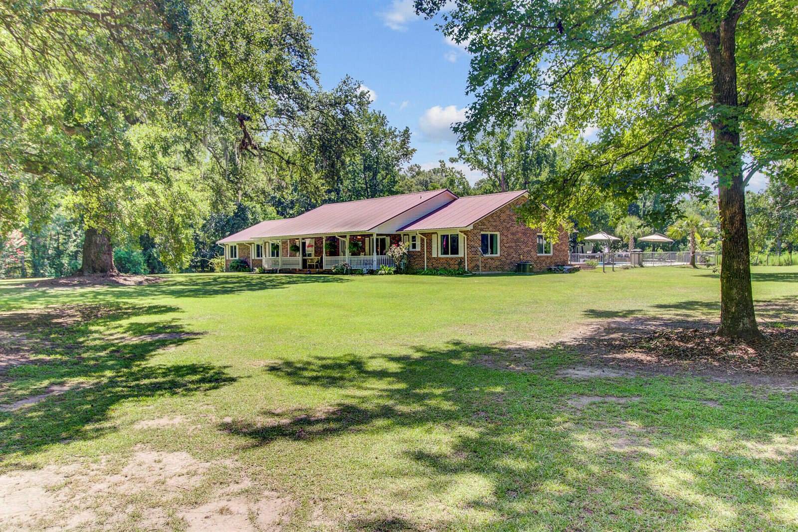 138 Brant Acres Lane, Bonneau, SC 29431