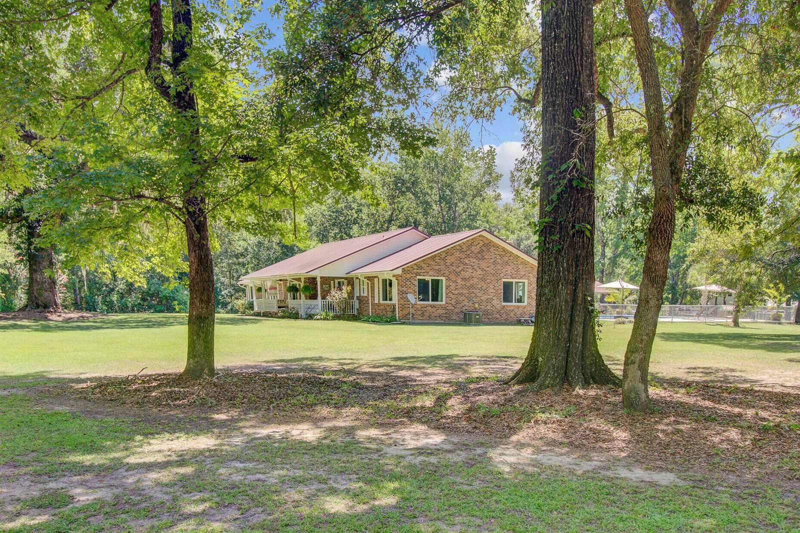 138 Brant Acres Lane, Bonneau, SC 29431