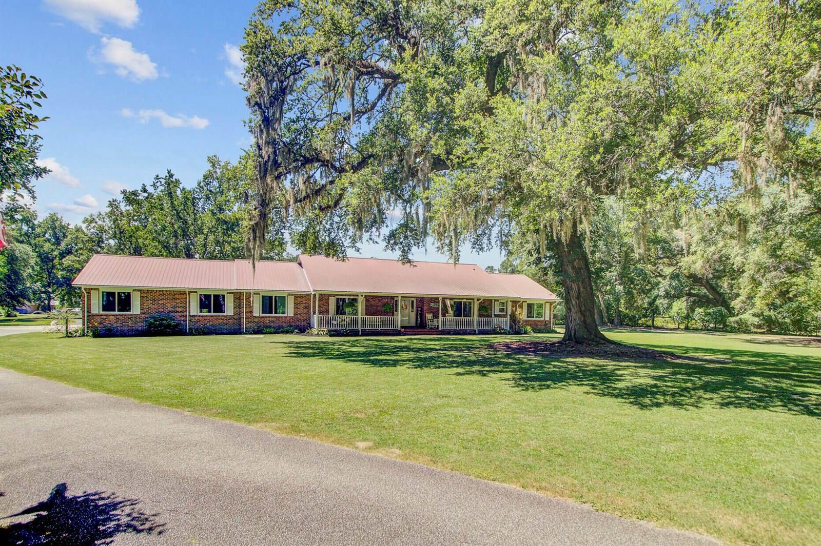 138 Brant Acres Lane, Bonneau, SC 29431