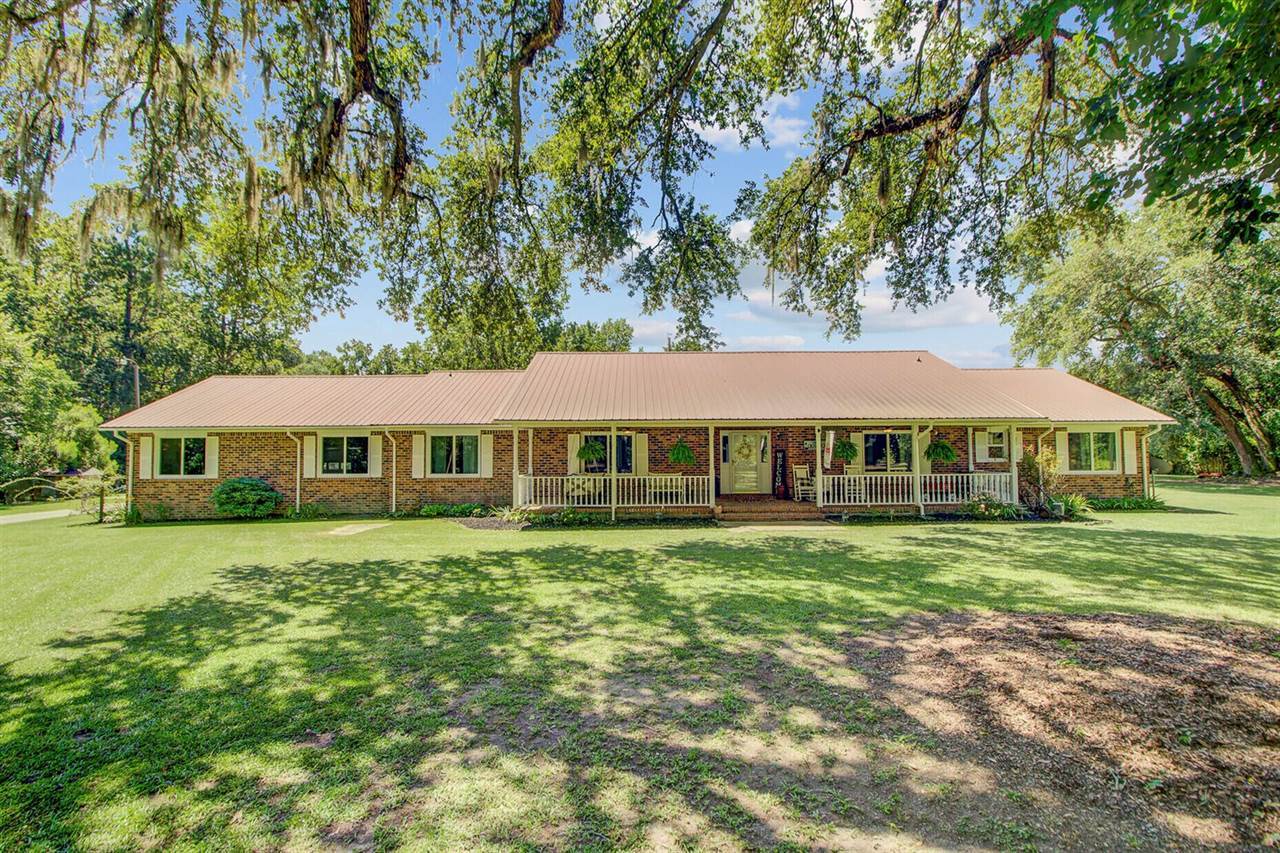 138 Brant Acres Lane, Bonneau, SC 29431