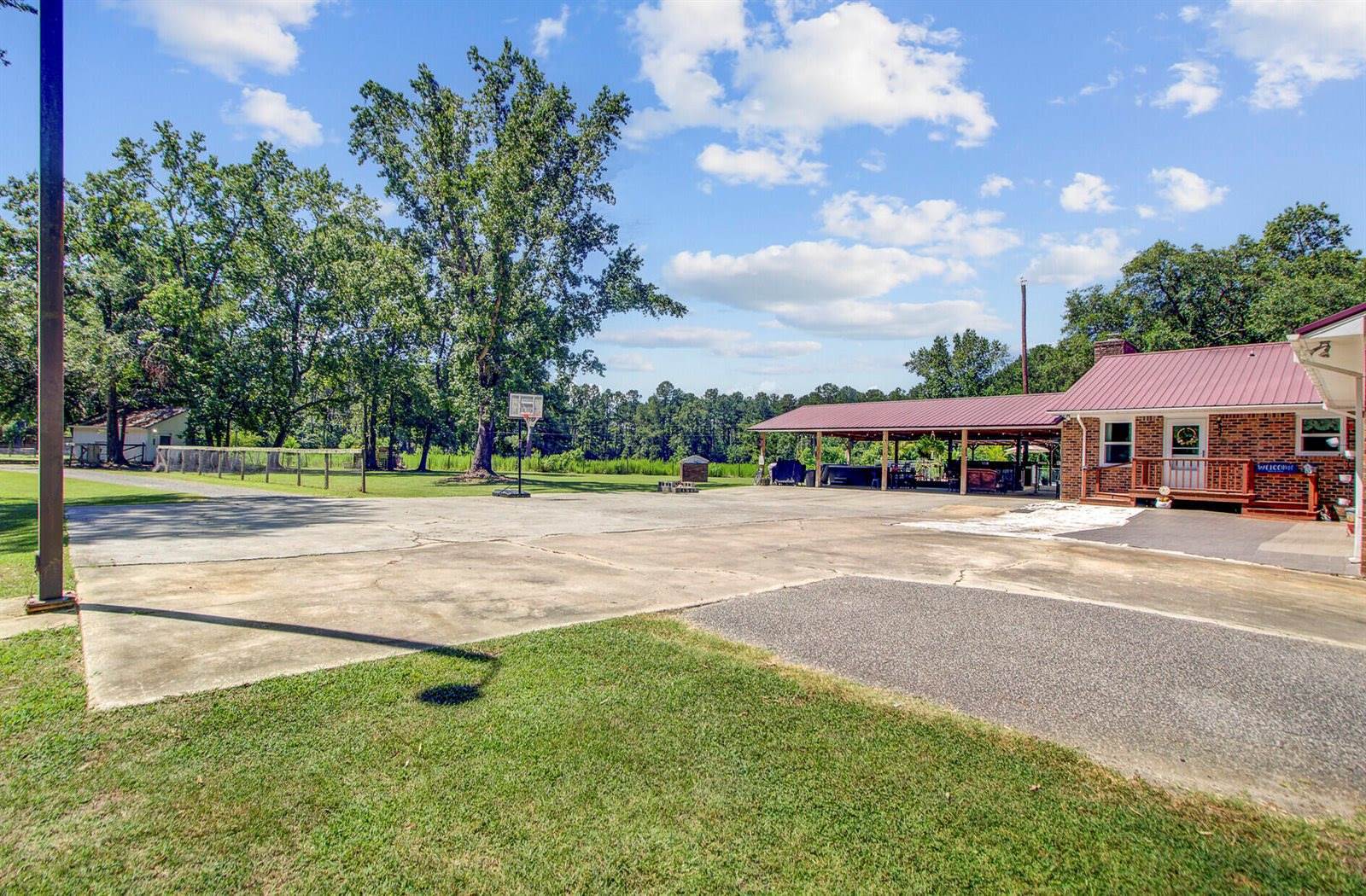 138 Brant Acres Lane, Bonneau, SC 29431