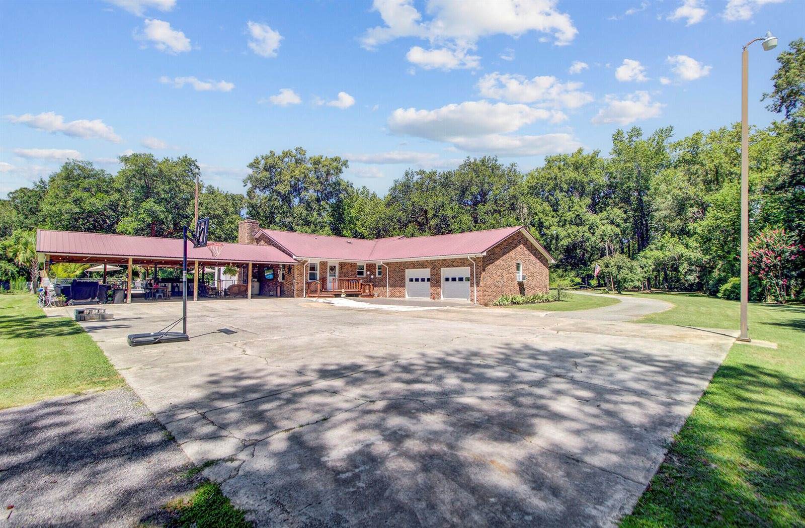 138 Brant Acres Lane, Bonneau, SC 29431