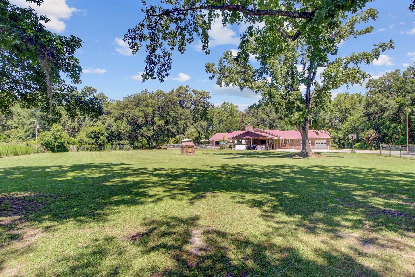 138 Brant Acres Lane, Bonneau, SC 29431