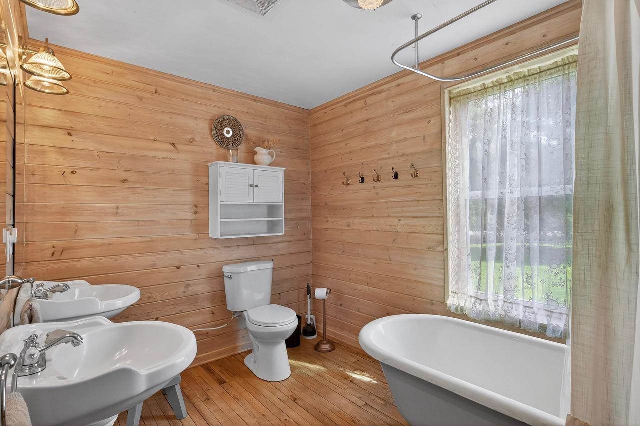 5230 County Road C, Vesper, WI 54489