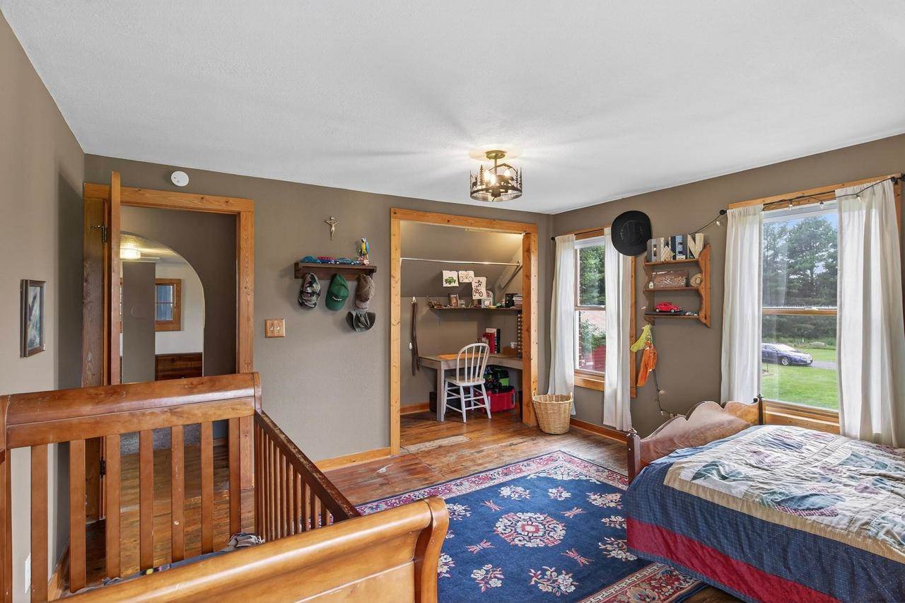 5230 County Road C, Vesper, WI 54489