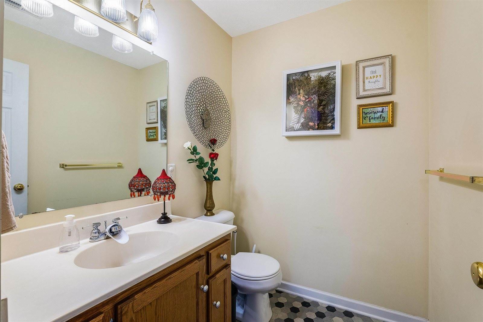 329 Emerald Dr, Harrisonburg, VA 22801