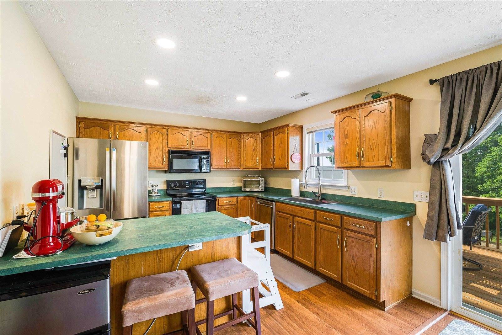 329 Emerald Dr, Harrisonburg, VA 22801