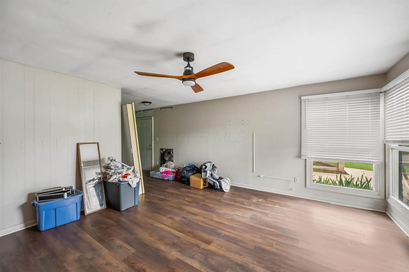 11 Richards Drive, Delaware, OH 43015