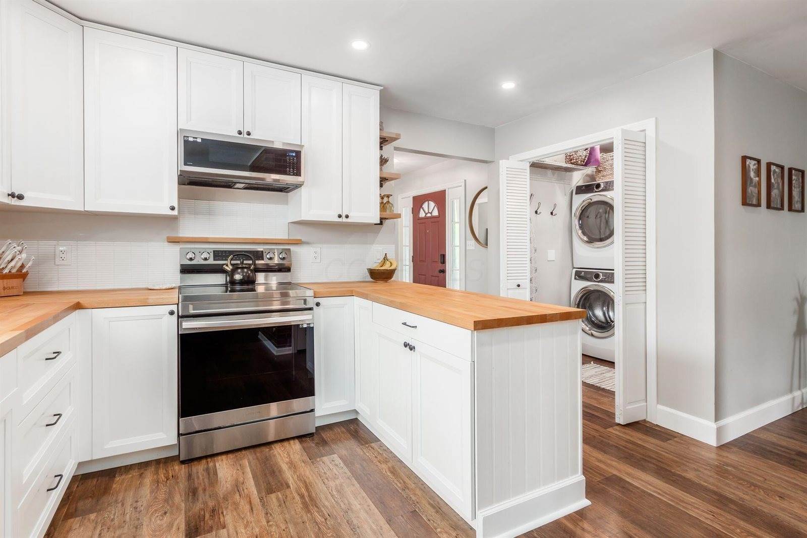 436 Darbyhurst Road, Columbus, OH 43228