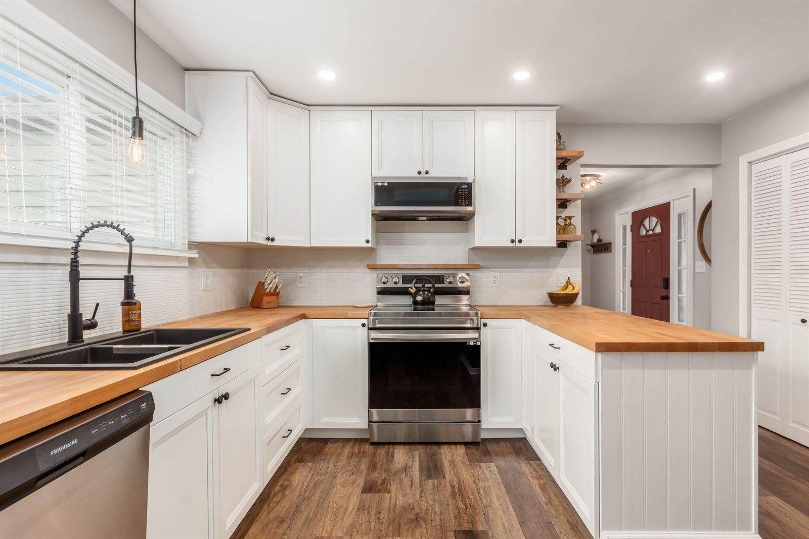 436 Darbyhurst Road, Columbus, OH 43228