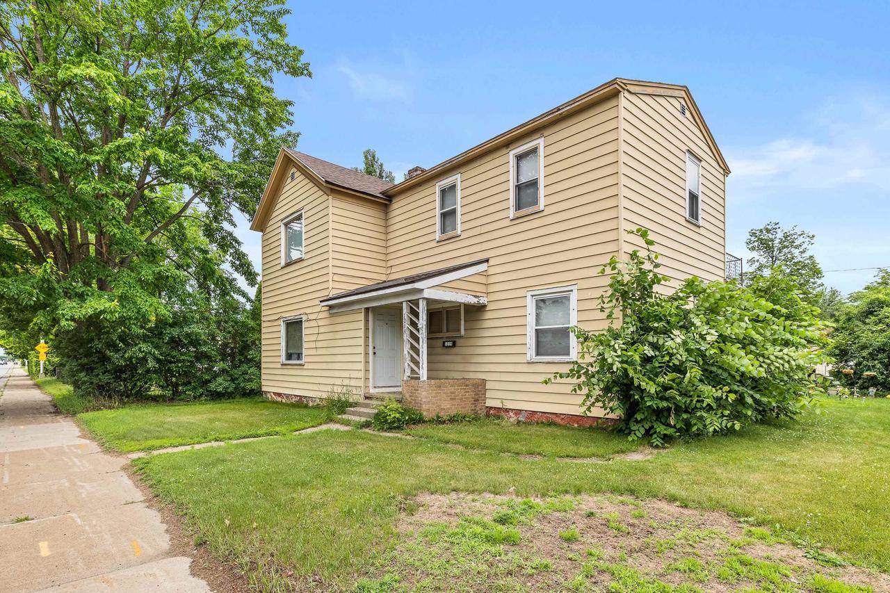 1219 Grand Avenue, Wausau, WI 54403