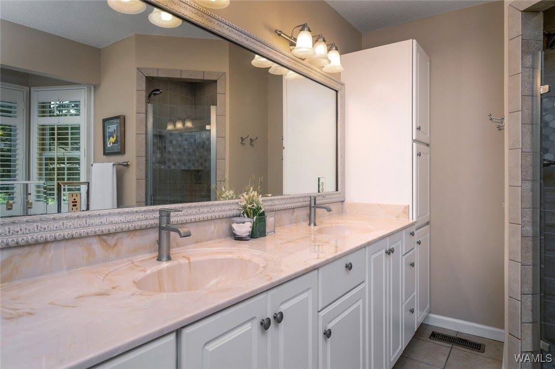 1428 Plymouth Lane, Tuscaloosa, AL 35406