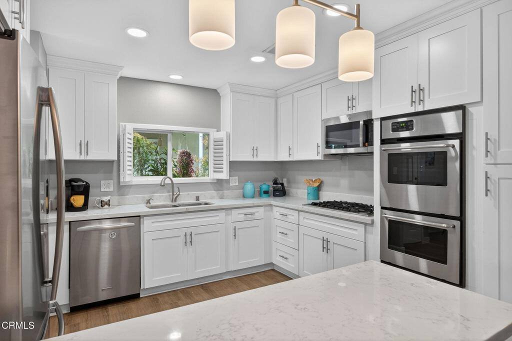 176 Chaucer Lane, Ventura, CA 93003