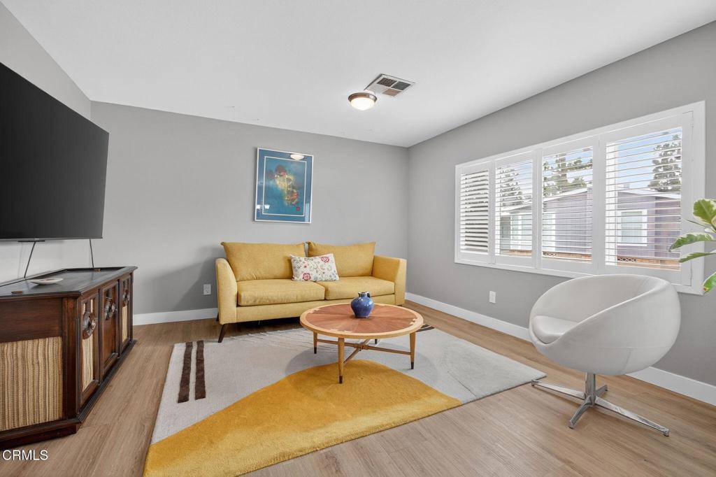 176 Chaucer Lane, Ventura, CA 93003