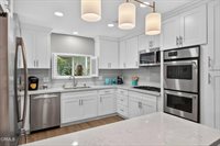 176 Chaucer Lane, Ventura, CA 93003