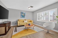 176 Chaucer Lane, Ventura, CA 93003