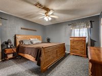 201 North 72nd Street, Noble, OK 73068