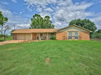 201 North 72nd Street, Noble, OK 73068