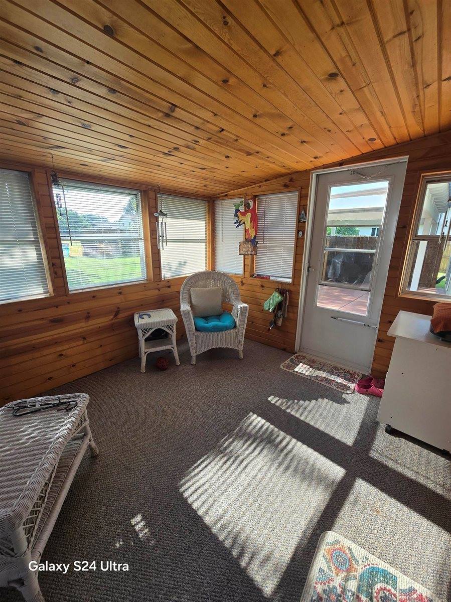 1615 NW Glacial Dr, Minot, ND 58703