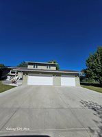 1615 NW Glacial Dr, Minot, ND 58703