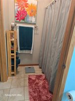 1615 NW Glacial Dr, Minot, ND 58703