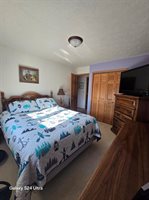 1615 NW Glacial Dr, Minot, ND 58703