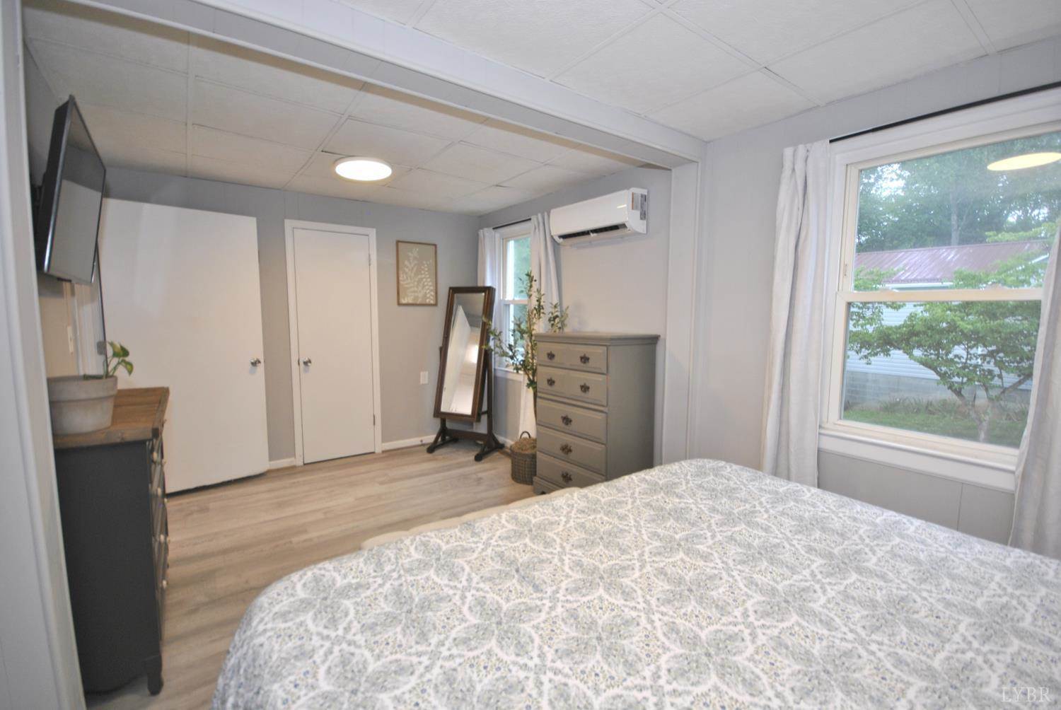 1021 Piedmont Street, Bedford, VA 24523