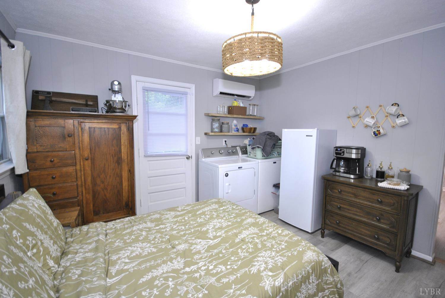 1021 Piedmont Street, Bedford, VA 24523