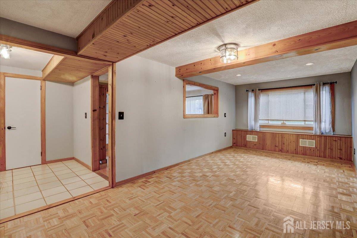 12 Euclid Road, South Amboy, NJ 08879