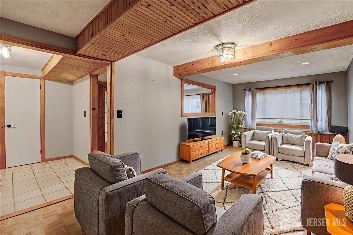 12 Euclid Road, South Amboy, NJ 08879