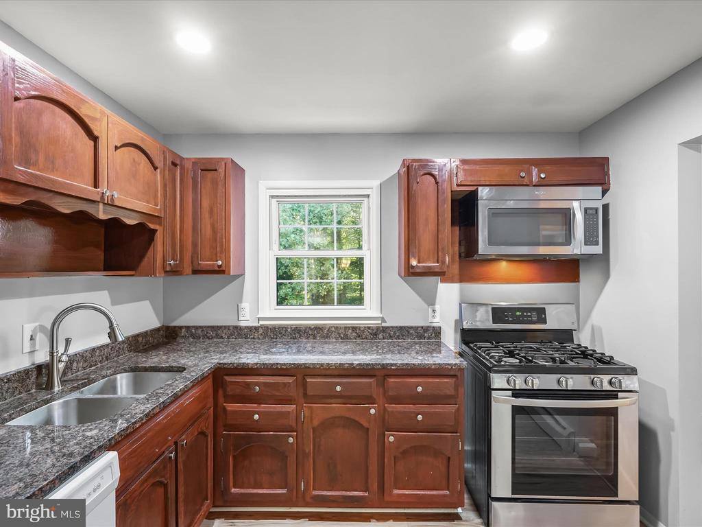 14460 Del Mar Drive, Woodbridge, VA 22193