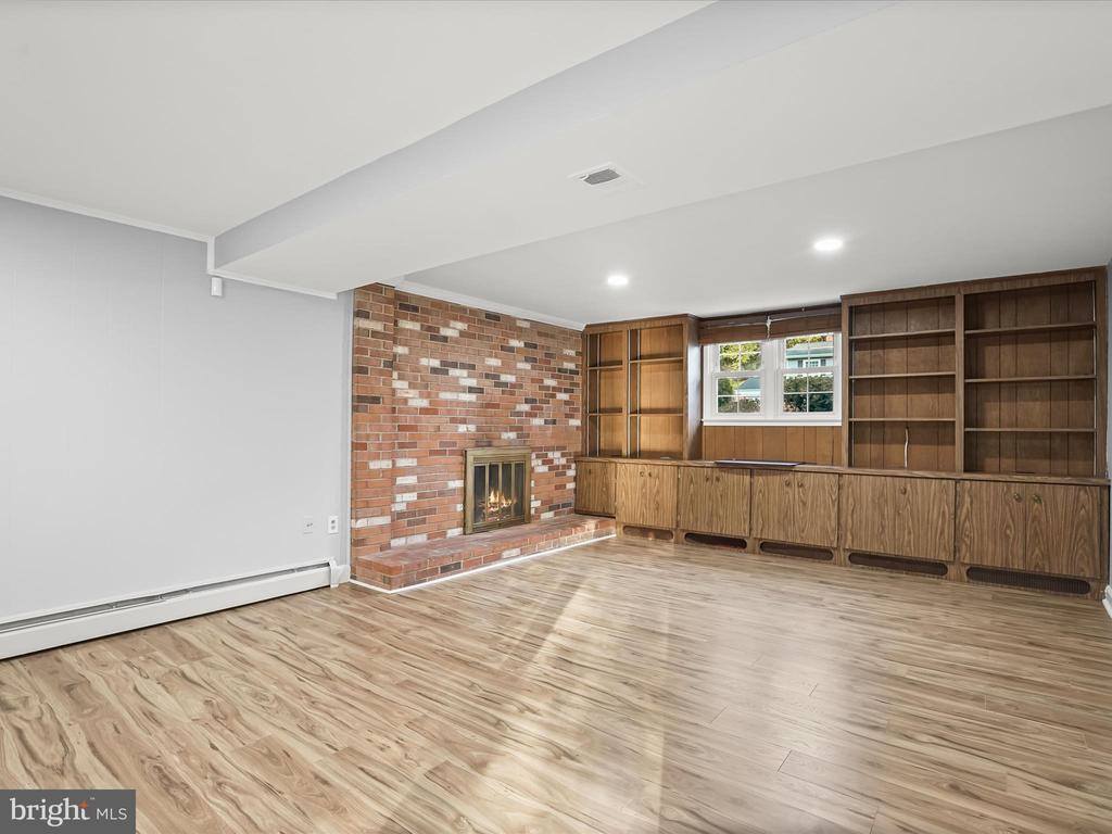 14460 Del Mar Drive, Woodbridge, VA 22193