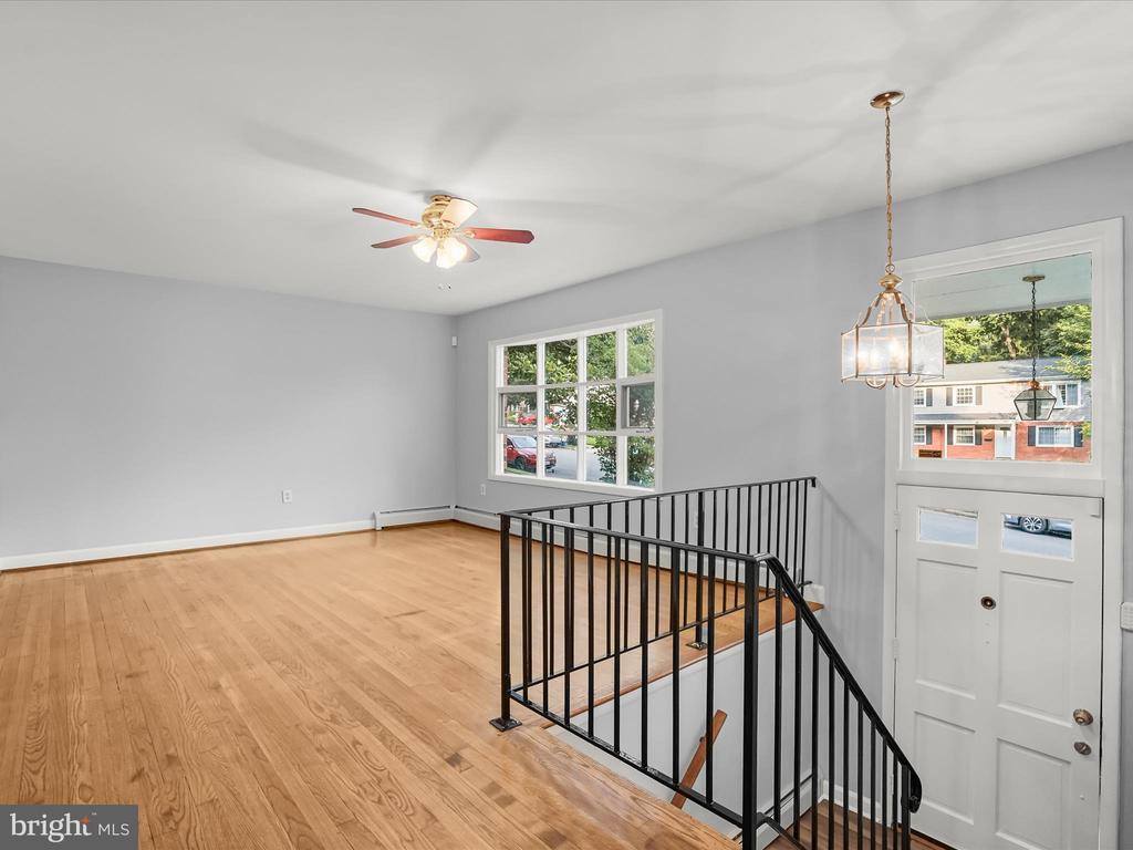 14460 Del Mar Drive, Woodbridge, VA 22193