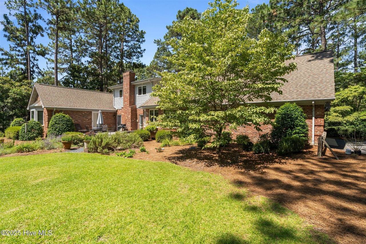 15 Magnolia Avenue, Pinehurst, NC 28374