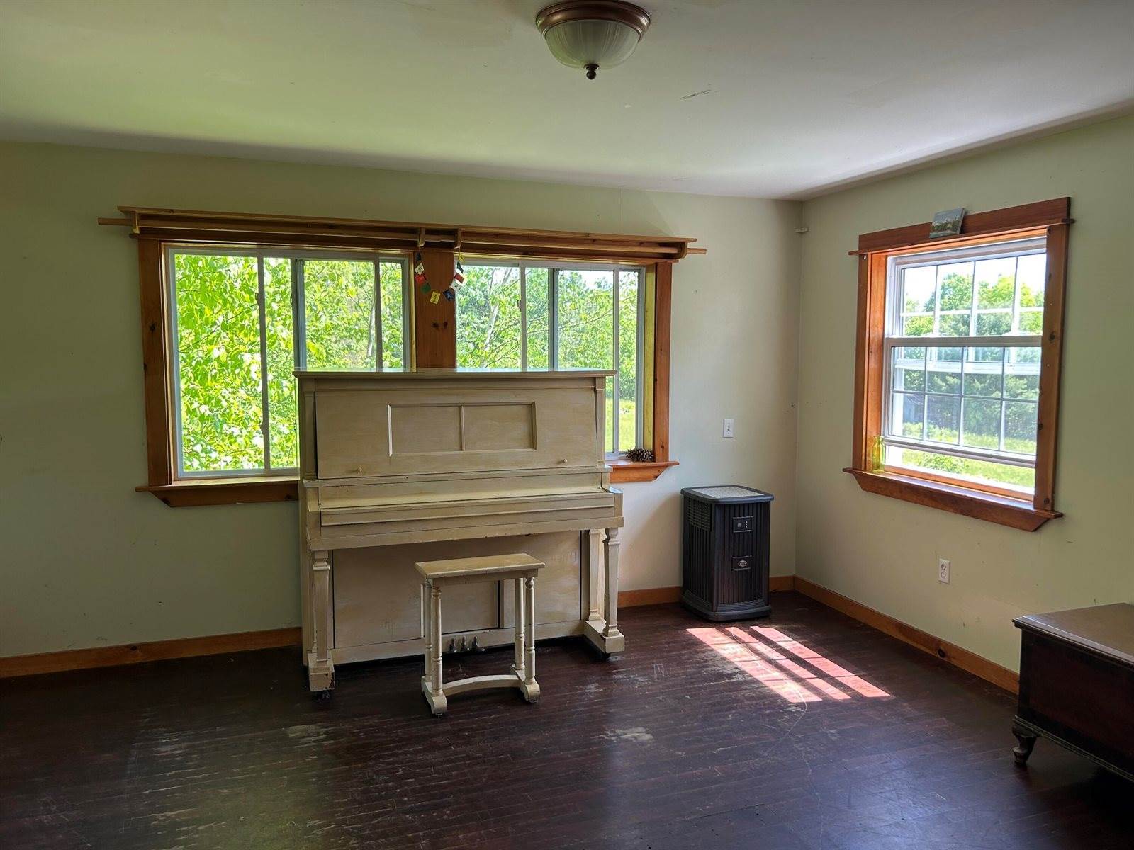 20 Monument Road, Abbot, ME 04406