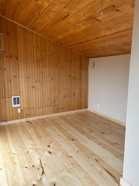 20 Monument Road, Abbot, ME 04406