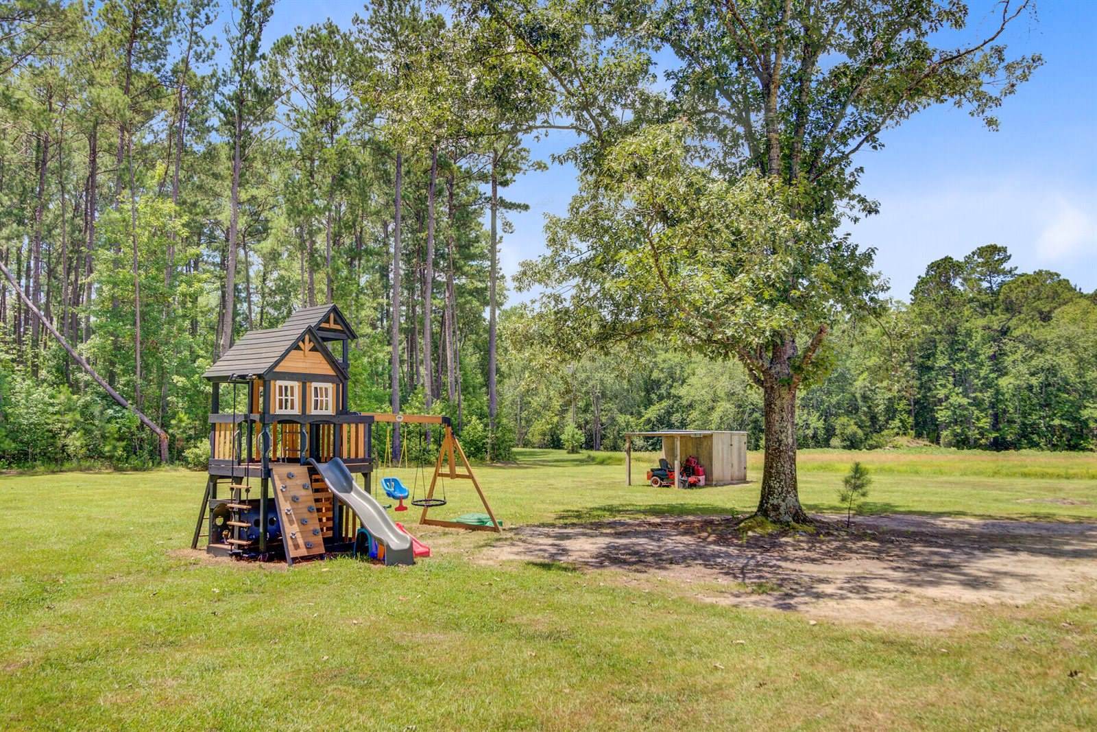 158 Brant Acres Lane, Bonneau, SC 29431