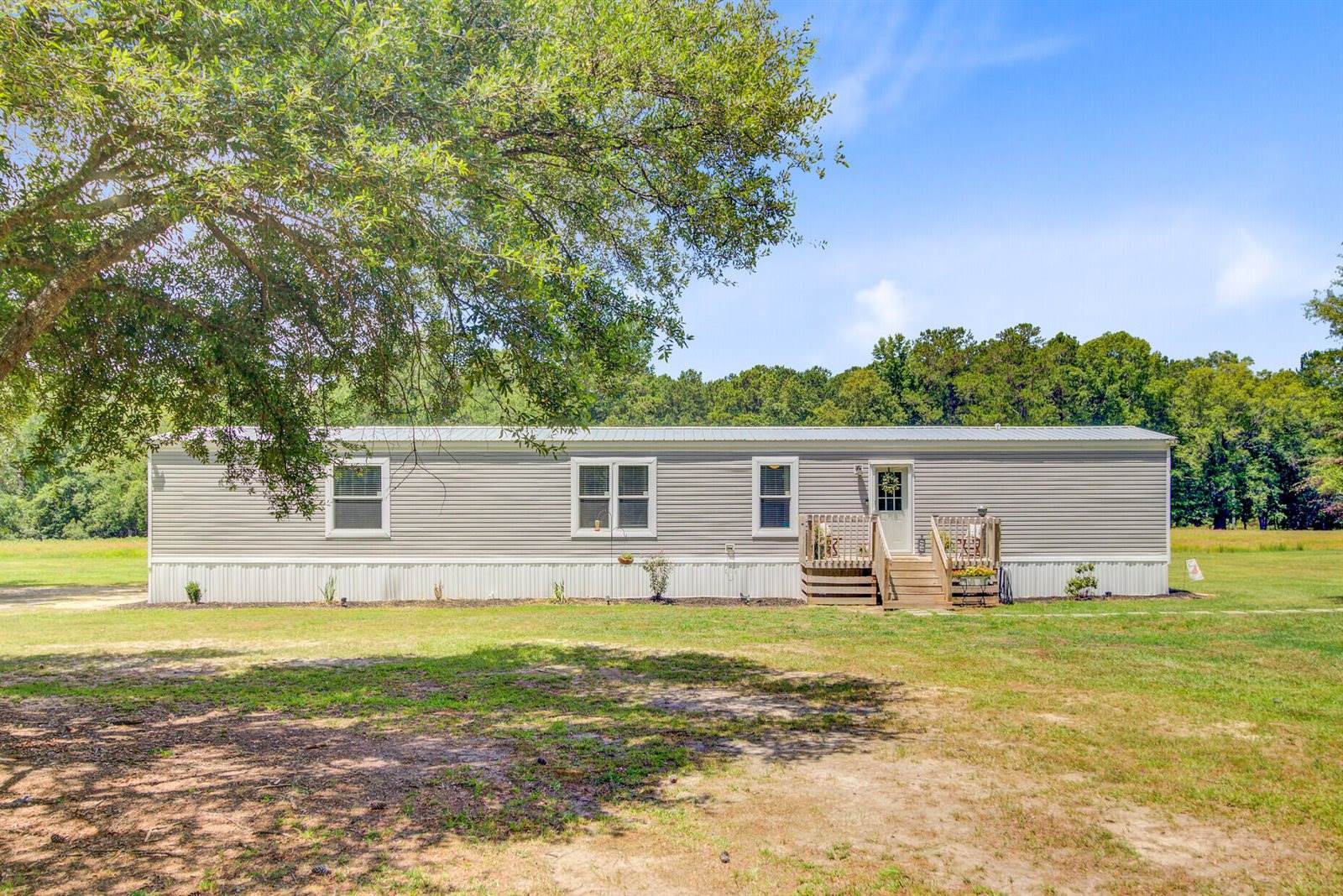 158 Brant Acres Lane, Bonneau, SC 29431