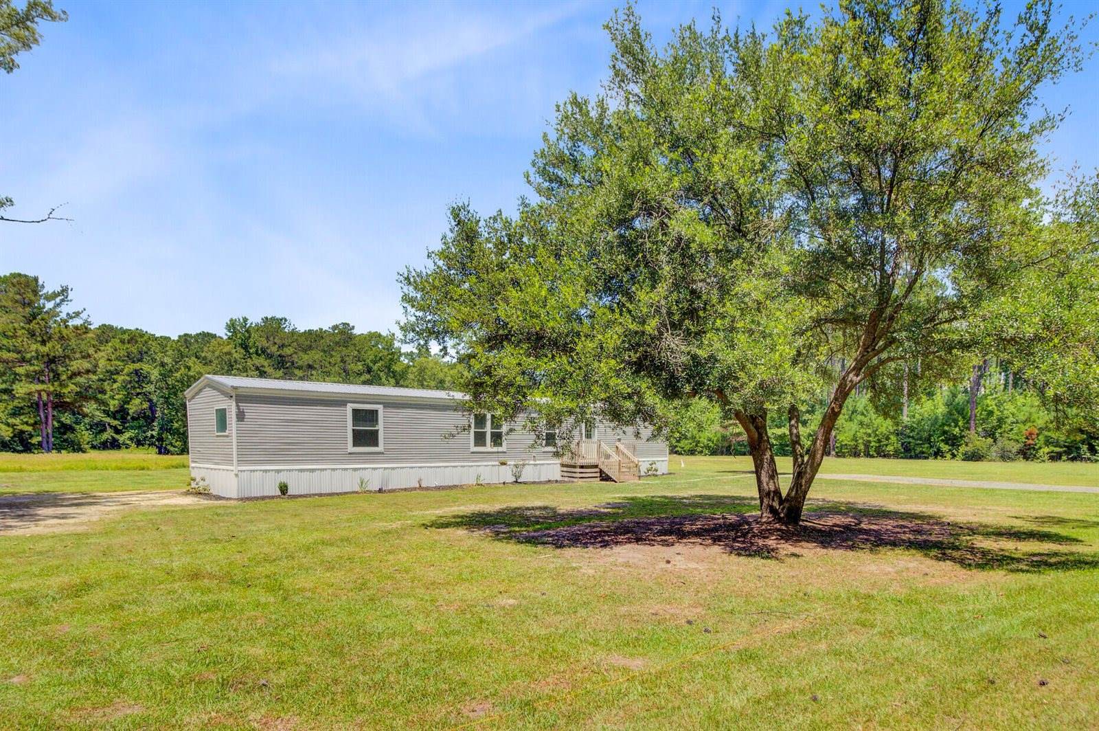 158 Brant Acres Lane, Bonneau, SC 29431