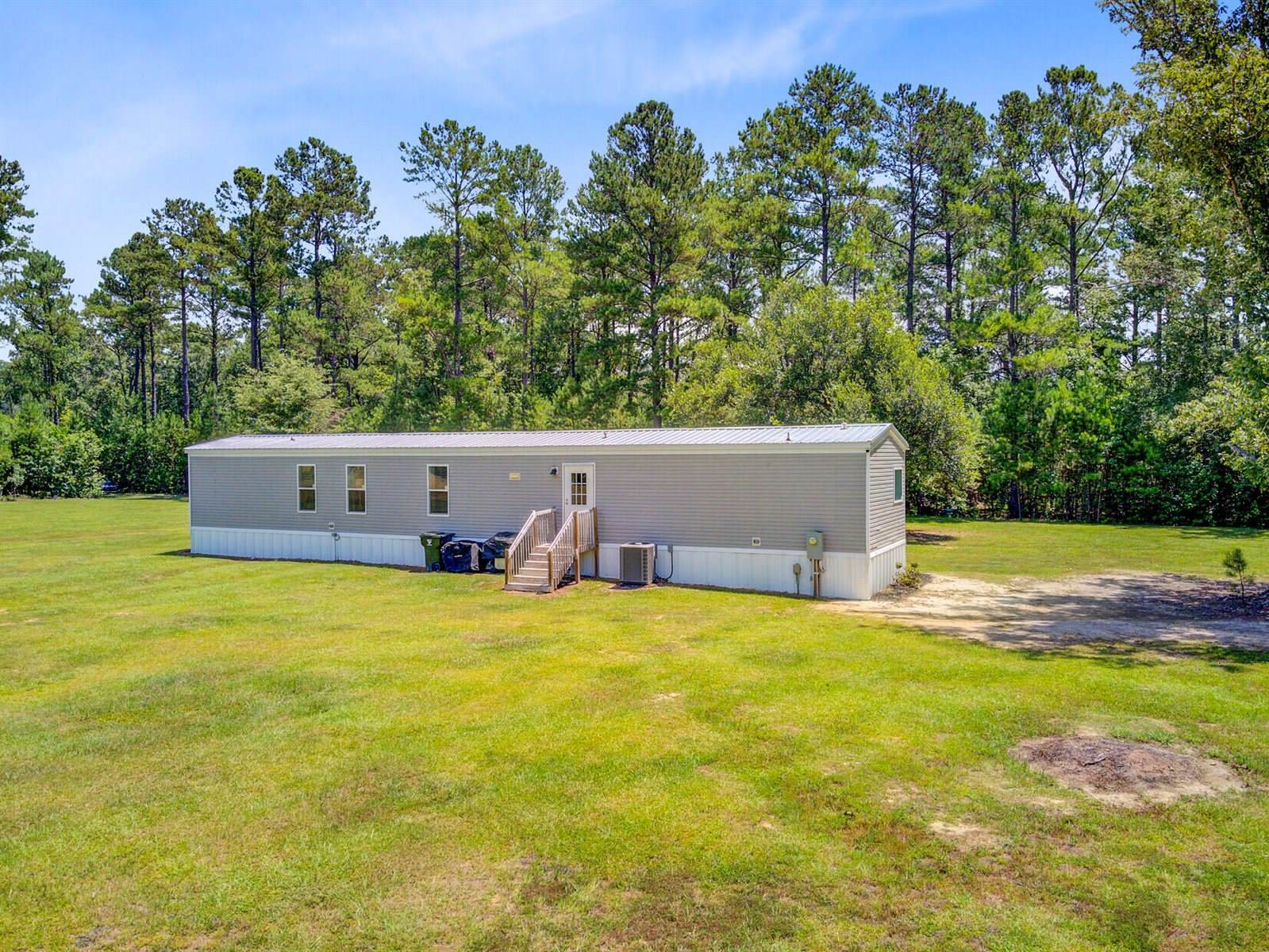 158 Brant Acres Lane, Bonneau, SC 29431
