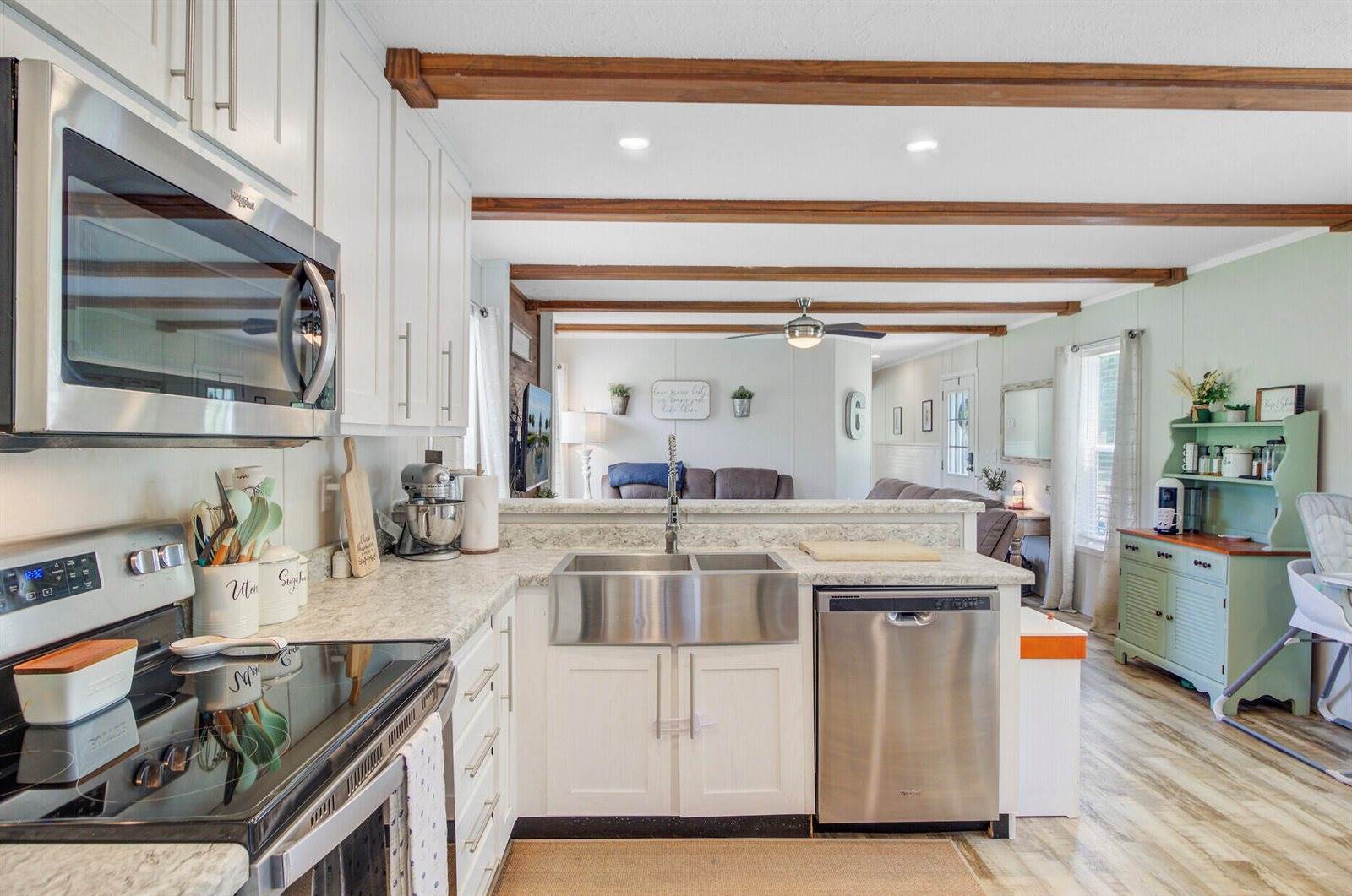 158 Brant Acres Lane, Bonneau, SC 29431