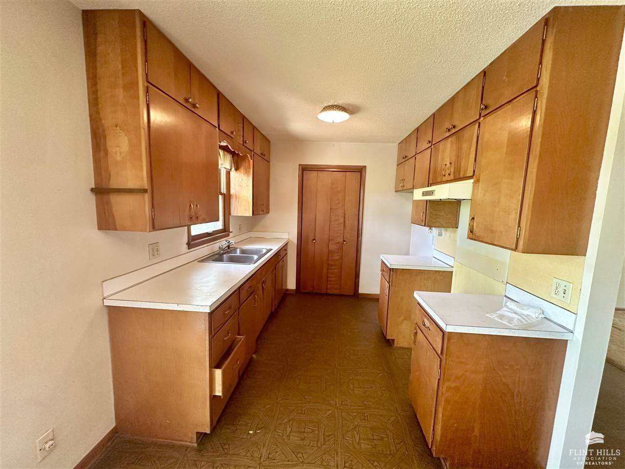 613 Woodland Drive, Washington, KS 66968