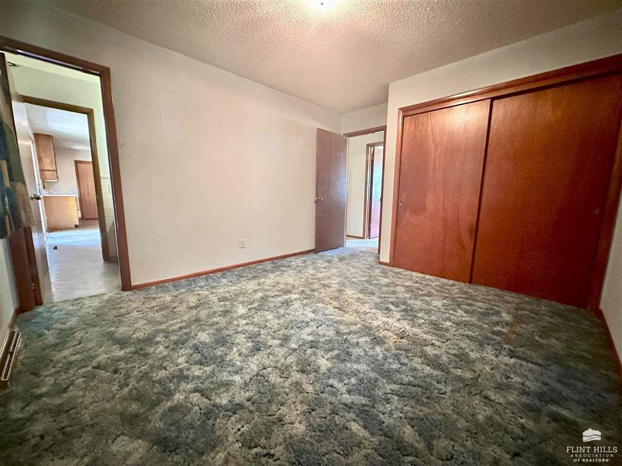 613 Woodland Drive, Washington, KS 66968