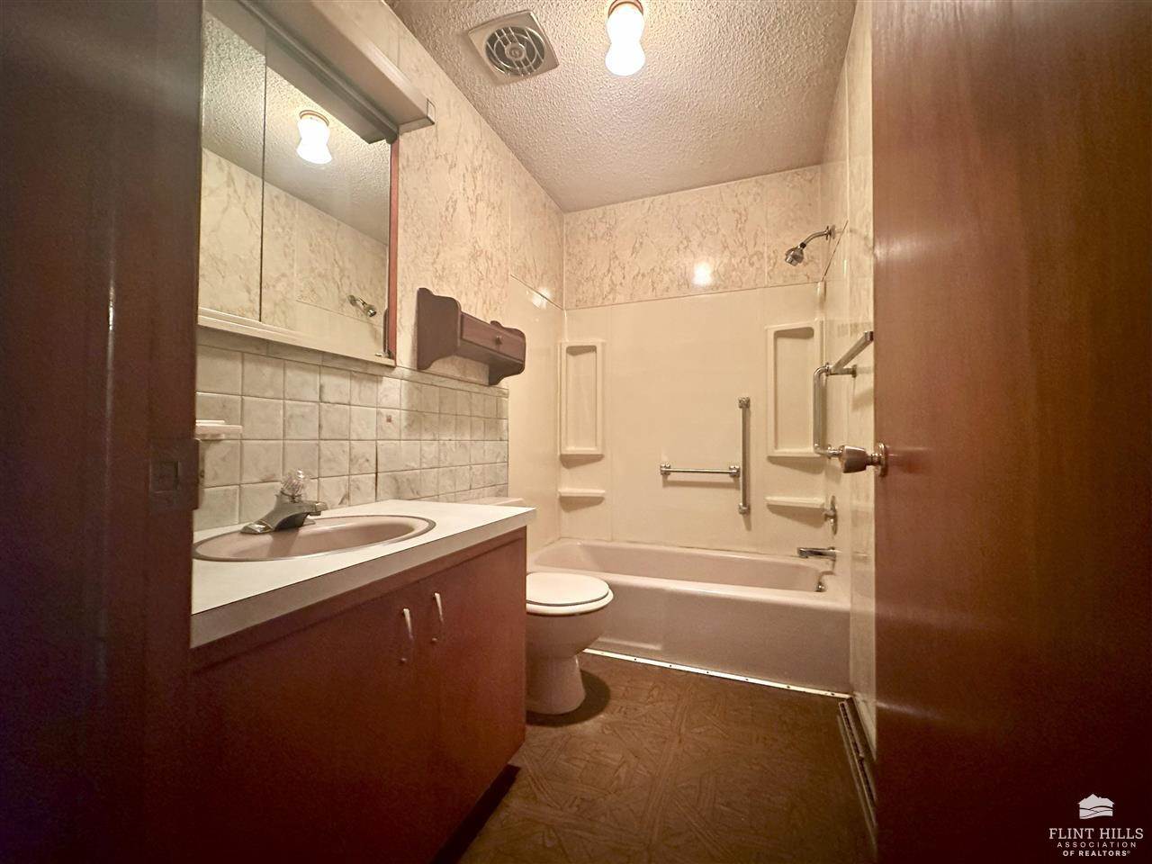 613 Woodland Drive, Washington, KS 66968